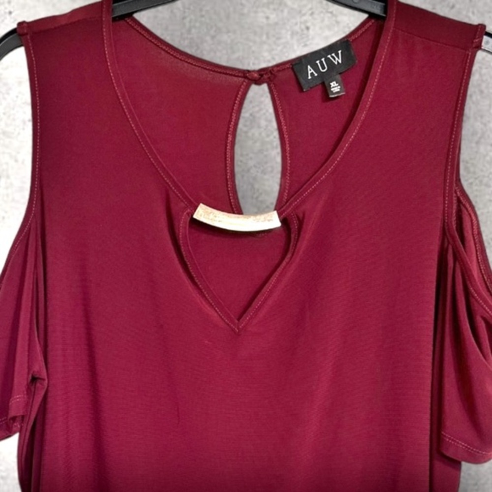 AUW Extra Large Maroon Cold Shoulder Short Sleeve Tunic Blouse - Picture 3 of 3